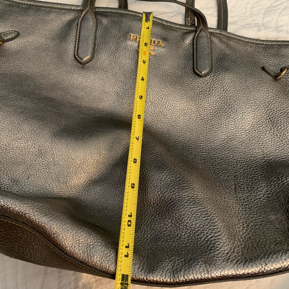 Prada bag - Picture 2 of 15